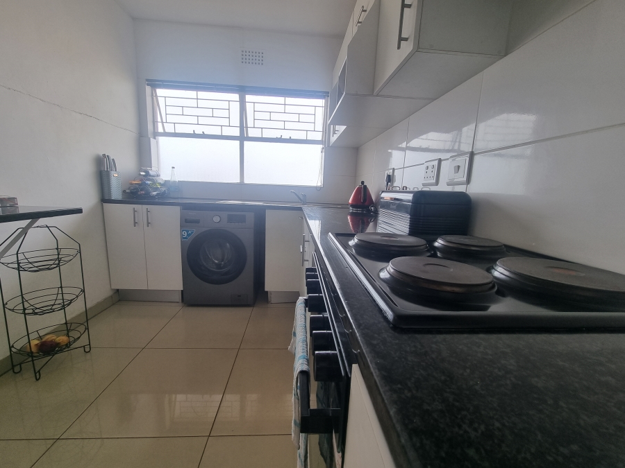 2 Bedroom Property for Sale in Goodwood Estate Western Cape